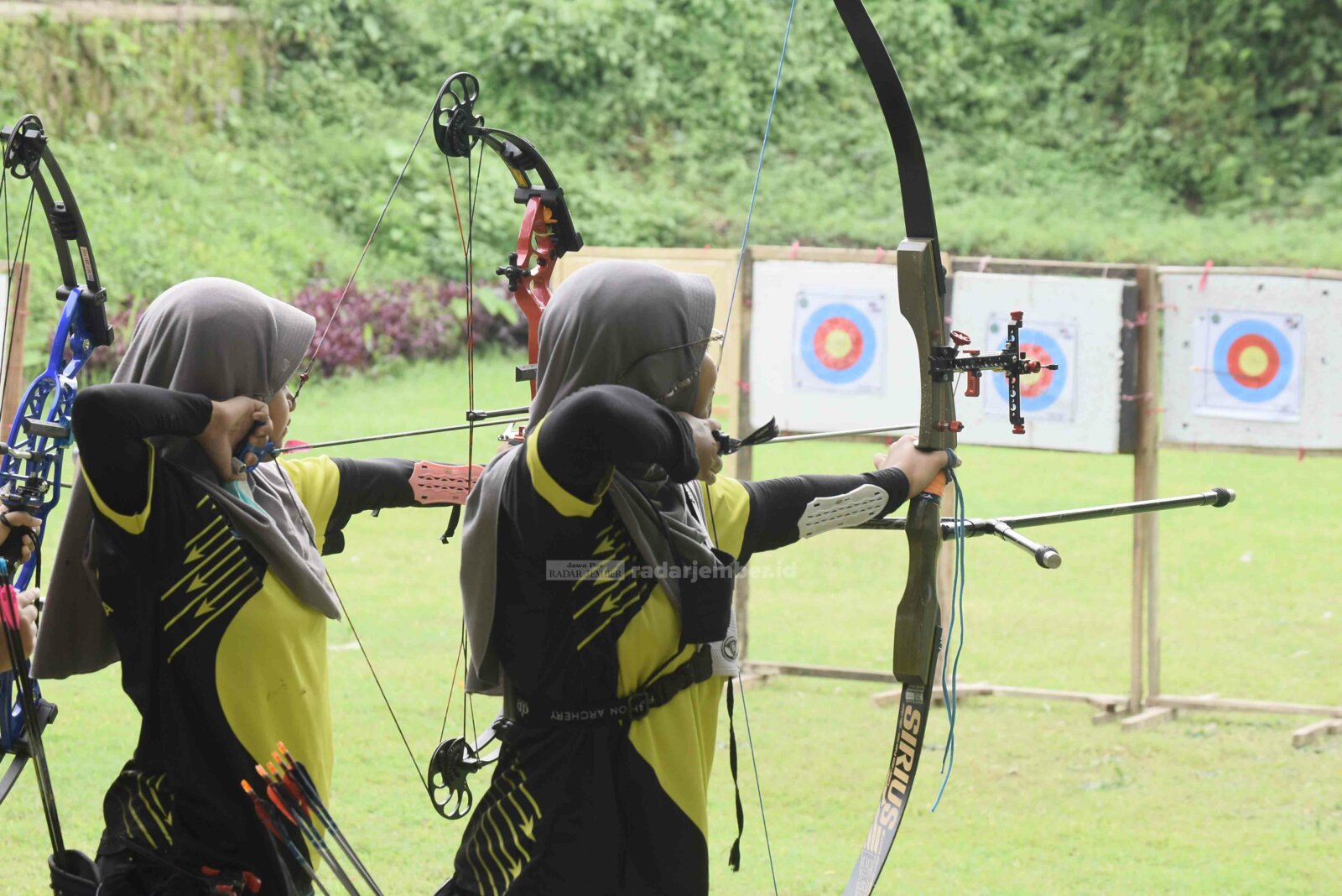 TERUS PERSIAPAN: Bondowoso bakal menjadi tuan rumah pada cabang olahraga panahan Porprov 2022. Selain panahan, ada enam cabor lainnya yang akan diselenggarakan di Kota Tape ini.