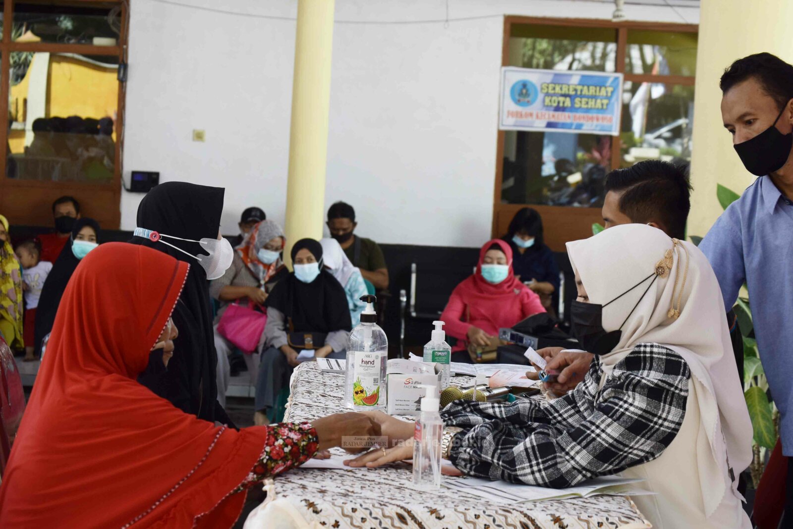 TAK BOLEH MEMIHAK: Program Keluarga Harapan memang sebagian besar menyasar warga desa. Karena itu, ketika momen pilkades, para pendamping PKH harus bersikap netral.