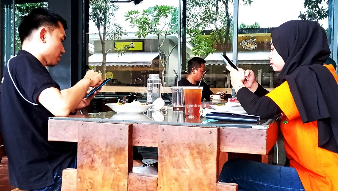 DIBUKA LAGI: Di level tiga pemberlakuan PPKM ini usaha kuliner di Kabupaten Jember boleh menerima pengunjung untuk makan di tempat dan harus tetap mematuhi aturan prokes Covid-19.
