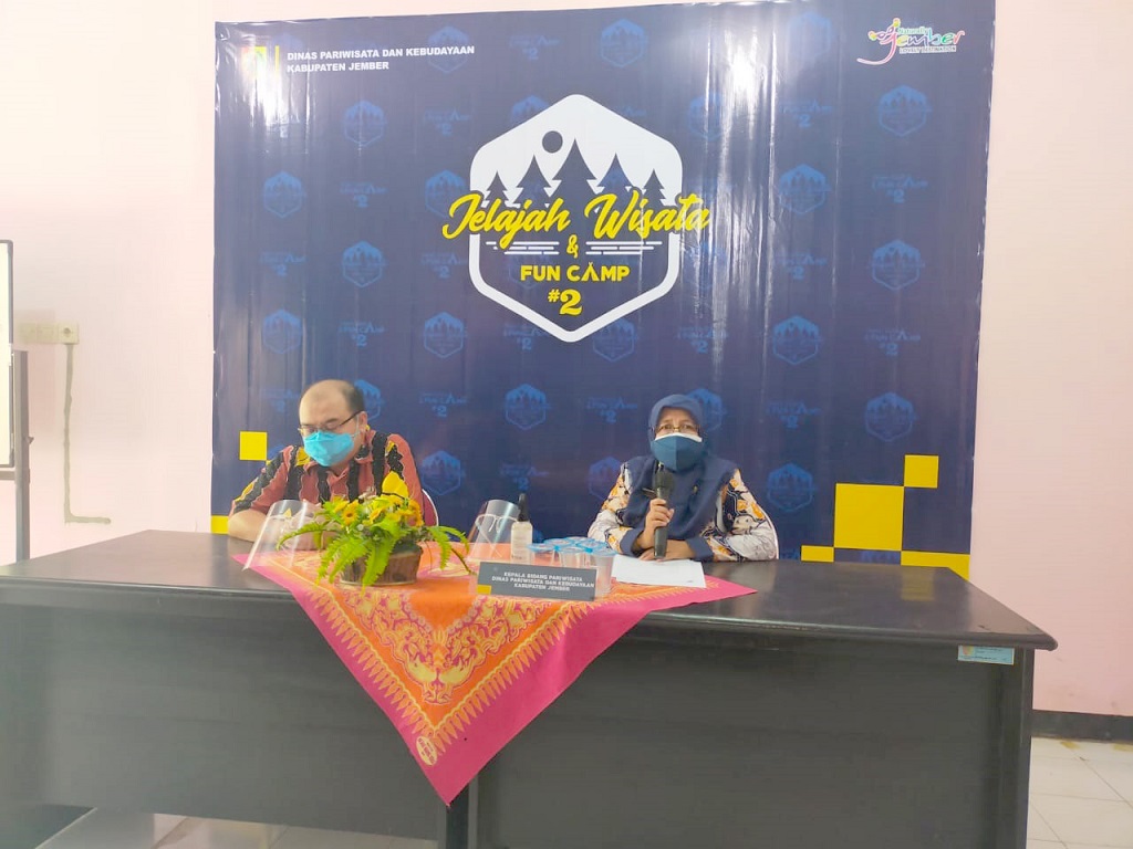 PROMOSIKAN JEMBER: Kabid Pariwisata Disparbud Kabupaten Jember Sri Supadmi SSos Msi saat menerangkan tentang strategi promosi pariwisata Jember melalui berbagai event.