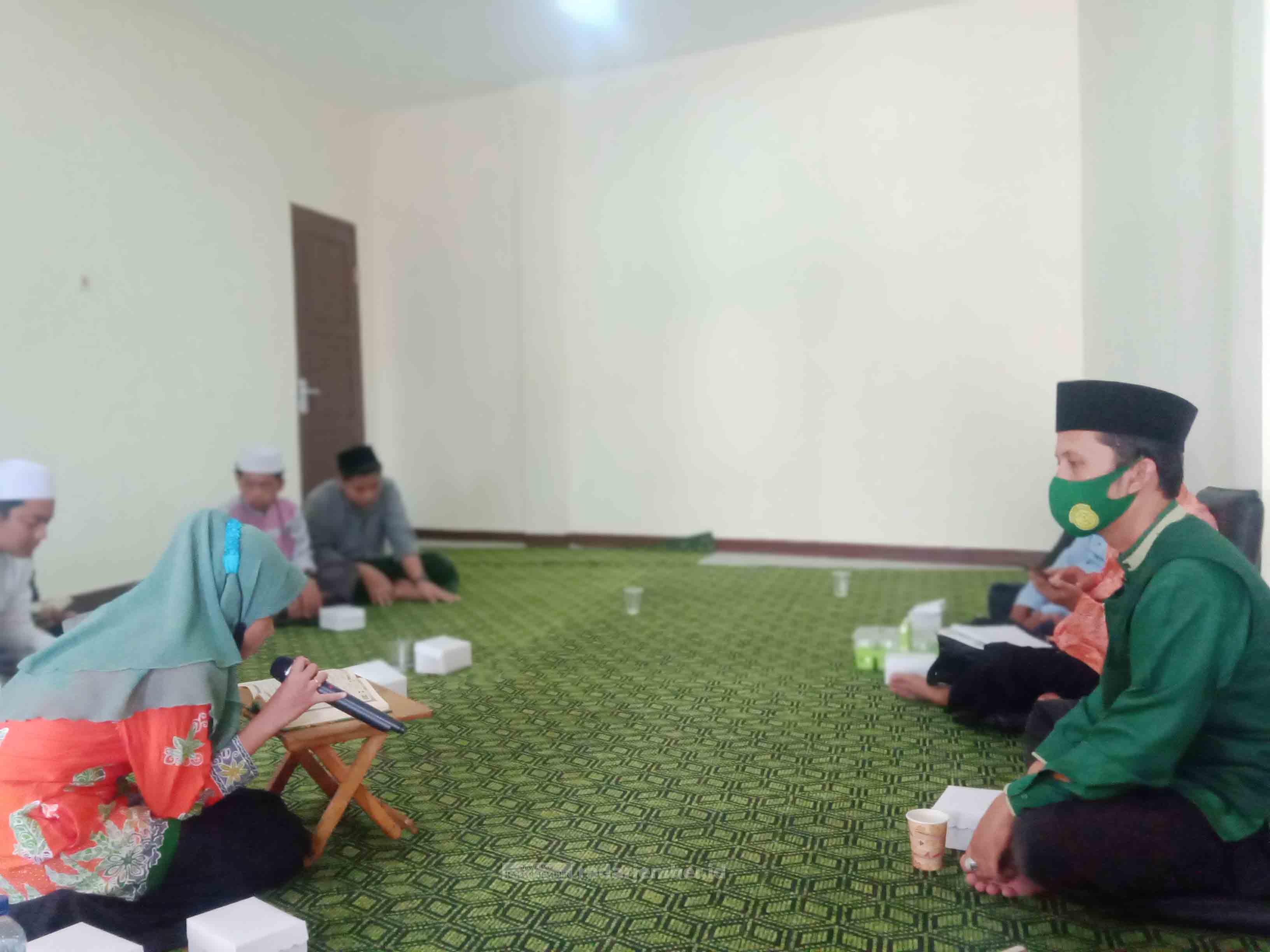 SERIUS: Sejumlah kafilah MTQ Bondowoso ketika mendapatkan pembinaan dari LPTQ Provinsi Jawa Timur.