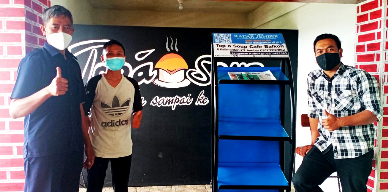 LEBIH DEKAT KE PEMBACA: Koran Jawa Pos Radar Jember kini bisa didapatkan di Top a Soup Café Balkon di Jalan Kalimantan 23, Jember.