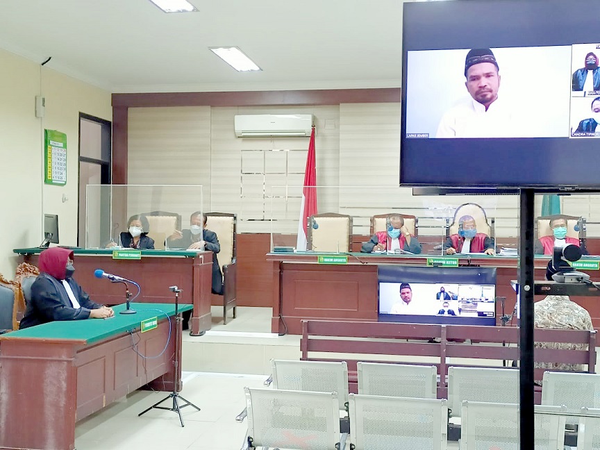 DIGELAR LAGI: Sidang lanjutan kasus korupsi TKD Gambiran yang digelar di Pengadilan Negeri Tipikor Surabaya, kemarin (2/9).