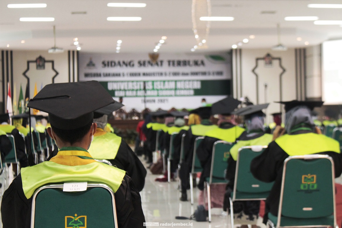 TUNGGU MOMENTUM: Dengan semakin membaiknya angka Covid-19 di Kabupaten Jember, sejumlah perguruan tinggi mulai mempersiapkan diri untuk menggelar wisuda tatap muka. Salah satunya UIN KHAS Jember.