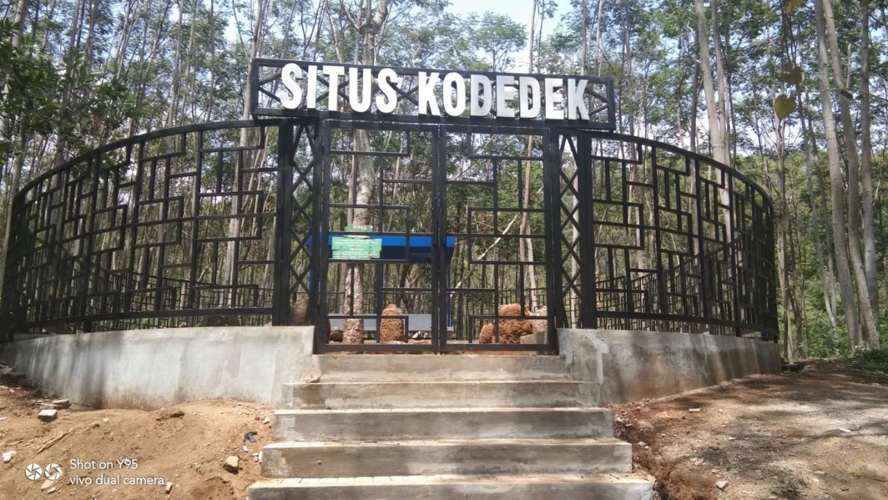 SUDAH DIPAGAR: Situs Kodedek yang berada di Desa Gunungsari, Kecamatan Maesan, menjadi salah satu situ megalitikum di Bondowoso. Sayangnya, situs ini belum bisa dijadikan klaster pusat informasi.