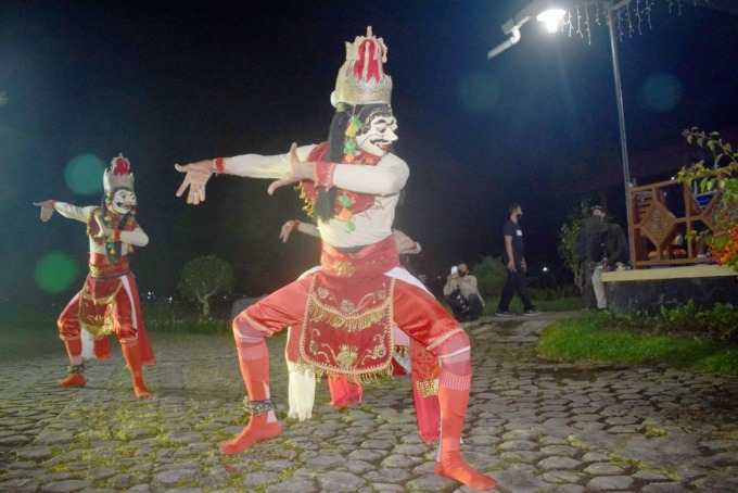 ASLI BONDOWOSO: Gelaran tari Topeng Kona menjadi salah satu kesenian asli Bondowoso. Seni tradisi yang memiliki asal-usul ini wajib dilestarikan dan dijaga.