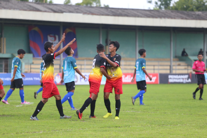 SUKSES: Persid Jember berhasil membungkam Singhasari FC dua gol tanpa balas. Ini membuat Persid makin bercokol di klasemen puncak grup J.
