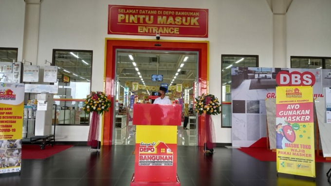 TERUS BERKEMBANG: Gerai Depo Bangunan terus bertambah setiap waktu. Kini, perusahaan penyedia bahan bangunan terbesar di Indonesia itu juga membuka gerai baru di Jember.