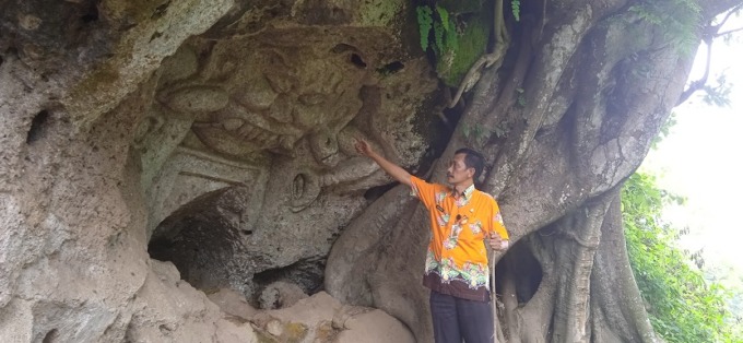 UNIK: Gua Butha Cermee menjadi salah satu bukti peninggalan sejarah yang ada di Desa Jirek Mas. Relief berbentuk wajah besar menjadi keunikan tersendiri.