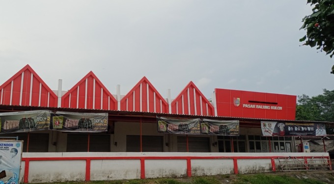 Perkembangan penyelidikan terhadap kasus dugaan korupsi Pasar Balung Kulon di Kecamatan Balung terus dilakukan. Unit Tindak Pidana Korupsi (Tipikor) Satreskrim Polres Jember telah menetapkan dua tersangka