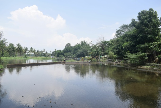 HARUS TERUS BERINOVASI: Salah satu sudut Wisata Desa Almour di Desa Alas Sumur, Kecamatan Pujer, yang menyuguhkan danau buatan dengan asrinya suasana desa. Pokdarwis Bondowoso menargetkan tahun ini akan ada peningkatan kunjungan wisatawan.