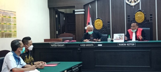 KASUS KORUPSI: Sidang lanjutan praperadilan atas penetapan tersangka Dedy Sucipto oleh kepolisian di Pengadilan Negeri Jember, kemarin.