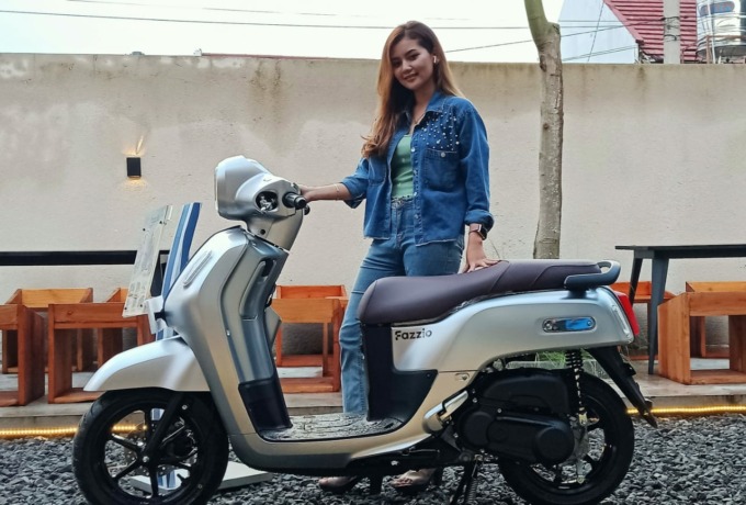 IRIT DAN TRENDI: Yamaha meluncurkan Fazzio, motor matic hybrid pertama di Indonesia.