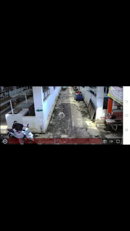 SEPI: Tangkapan layar rekaman CCTV menunjukkan perempuan dengan motor matik yang diduga sedang melakukan aksi pencurian di Pasar Bungur, Gebang.