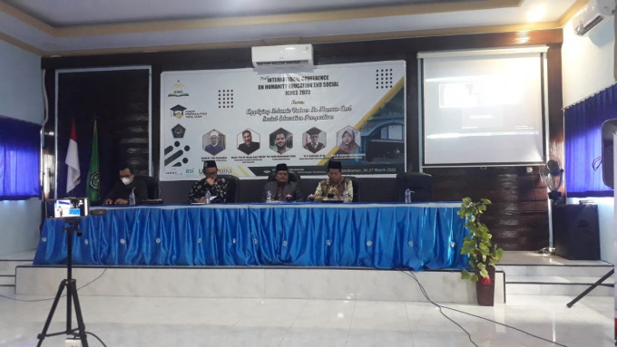 MENYAMBUT: Ketua STAI At Taqwa Bondowoso Dr Suheri MPdI mewakili pihak penyelenggara menyambut para peserta dan tamu undangan dengan tangan terbuka.