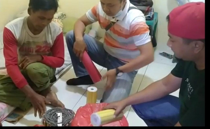 TERANCAM DIBUI:  Slamet, warga Desa Kemuning Lor, Kecamatan Arjasa, ditetapkan menjadi tersangka karena bikin mercon.   