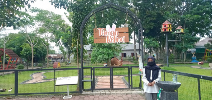 Mini Zoo menjadi salah satu tempat wisata alternatif yang mengedukasi anak-anak.