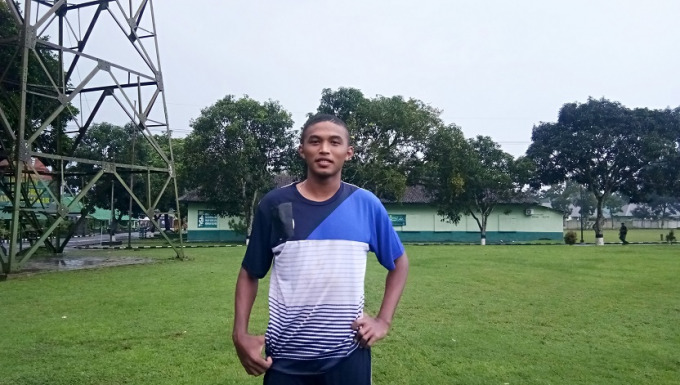 PULANG KAMPUNG: Farid Fauzi atau akrab disapa Ambon, pesepak bola Eks Persikota Tanggerang yang turut mengantarkan Balung sebagai juara di kompetisi antarkecamatan, akhir pekan kemarin.
