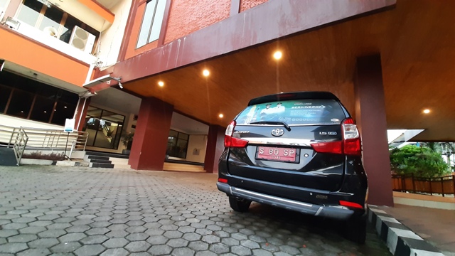 Aparatur Sipil Negara (ASN) di Pemkot Mojokerto dilarang menggunakan mobil plat merah untuk kepentingan mudik lebaran, karena itu mobil tersebut harus di parkir di kantor Pemkot Mojokerto.