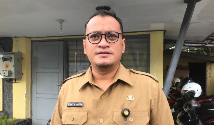 “Salah satu solusi, pemakai internet dikoordinasi oleh desa. Berapa orang yang akan memakai internet, nanti baru provider menentukan titik untuk memasang pemancar.