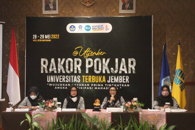 TINGKATKAN LAYANAN: Suasana Rakor Pokjar yang diadakan Universitas Terbuka (UT) Jember di Hotel Aston tanggal 28–29 Mei 2022.