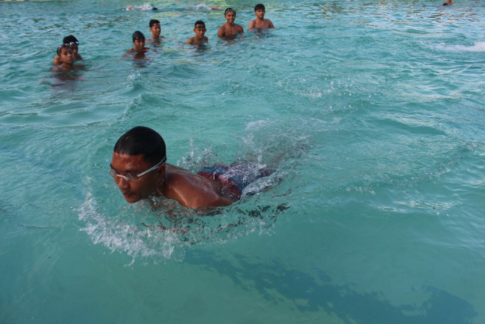 GIAT BERLATIH: Tim renang Jember terus memantapkan diri untuk persiapan Porprov Jatim, di kolam renang&nbsp;Tirta Balawara Yudha, Karangrejo.&nbsp;