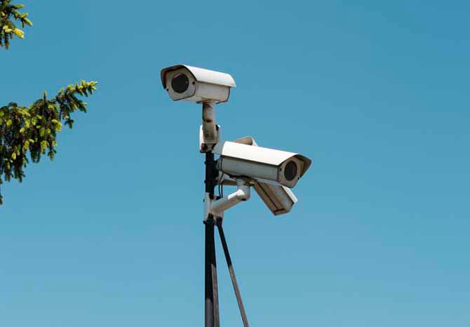 Kamera pemantau (CCTV) perlu dipasang di sekolah, hal ini untuk melindungi anak dari kekerasan seksual.