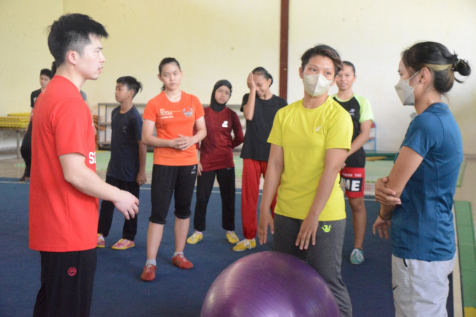 GIAT: Atlet cabor wushu Jember di sela sesi latihan. Pada ajang Porprov 2022 ini, cabor wushu menargetkan dua medali emas.