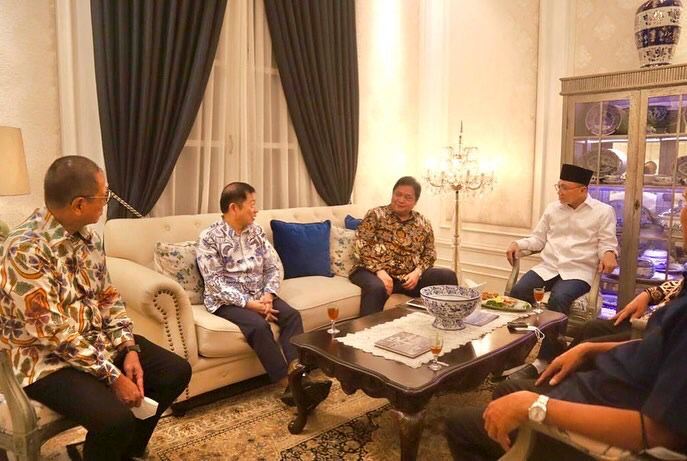 INDONESIA MAJU: Ketua Umum Partai Golkar Airlangga Hartarto ketika bertemu dengan Ketua Umum DPP PAN Zulkifli Hasan dan Ketua Umum DPP PPP Suharso Monoarfa di Jakarta, belum lama ini.