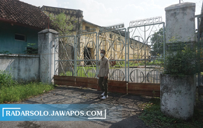 Dijual melalui online eks pabrik karung goni, di Kecamatan Delanggu, Klaten, Jawa Tengah mendapat kecaman dari berbagai pihak. 