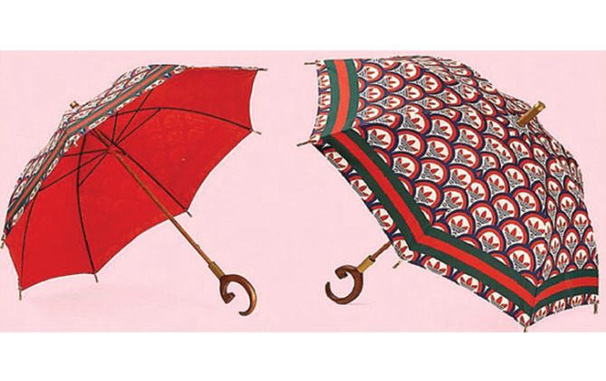 Gucci dan Adidas berkolaborasi memproduksi payung khusus untuk musim panas