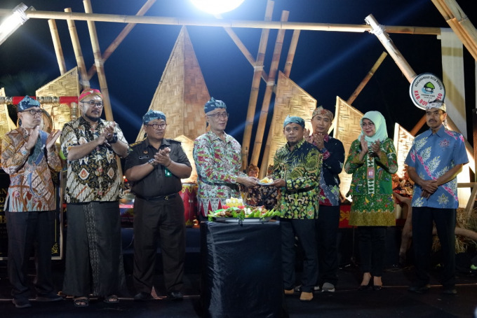 RESMIKAN: Acara peresmian Desa Sukosari menjadi Desa Budaya, kemarin malam (21/6).