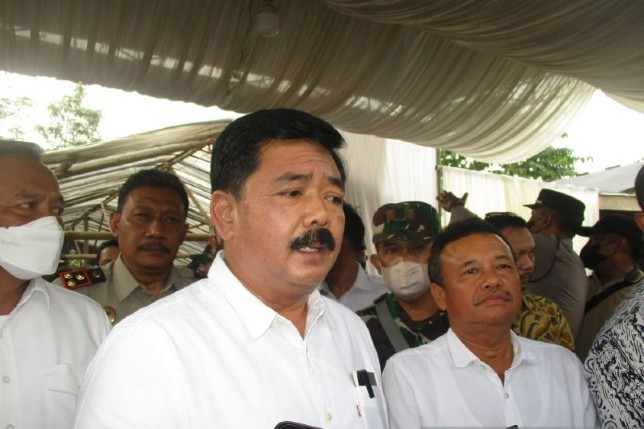 Caption: Hadi Tjahjanto, Menteri Agraria dan Tata Ruang/Badan Pertanahan Nasional (ATR/BPN), akan berjanji melaksanakan pesan Presiden Joko Widodo (Jokowi) untuk memberantas mafia tanah.