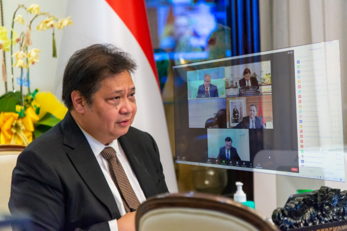 KABAR BAIK: Menteri Koordinator Bidang Perekonomian Airlangga Hartarto memaparkan keberhasilan program Kartu Prakerja secara daring dalam acara Plenary Session of the CONFINTEA VII, Kamis (16/06).
