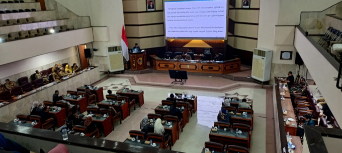 PARIPURNA: Rapat Paripurna DPRD Jember dalam membahas LPP APBD Tahun 2021 belum lama. Di saat bersamaan, hasil LHP BPK RI yang semestinya dijalankan pemerintah daerah, sejak muncul hingga sidang paripurna, tak ada pembahasan. Bahkan mayoritas anggota dewa