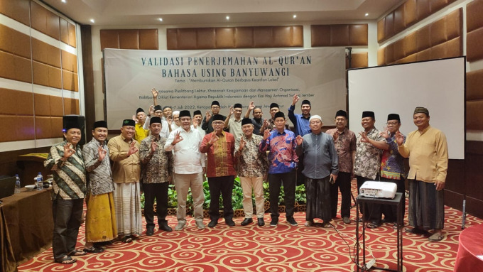 INOVATIF: Tim penerjemah dan validator Alquran terjemah berbahasa Osing Banyuwangi. Alquran terjemah berbahasa daerah itu bakal dirilis UIN KHAS Jember pada peringatan Hari Santri Nasional tahun ini.