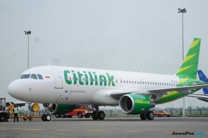 Caption: Maskapai pesawat Citilink saat ini sedang berduka, karena Boy Awalia pilot kebanggaan maskapai itu meninggal dunia kemarin setelah sempat mengeluh sakit.