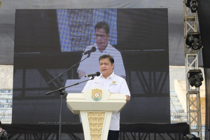 PEDULI PEKERJA: Menko Bidang Perekonomian Airlangga Hartarto.
