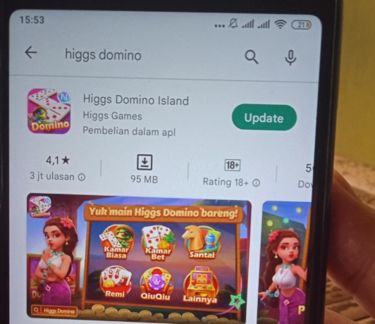 MEMBINGUNGKAN: Aplikasi permainan Higs Domino Island masih terdaftar di Play Store. Padahal, para pemain aplikasi ini banyak ditangkap. 