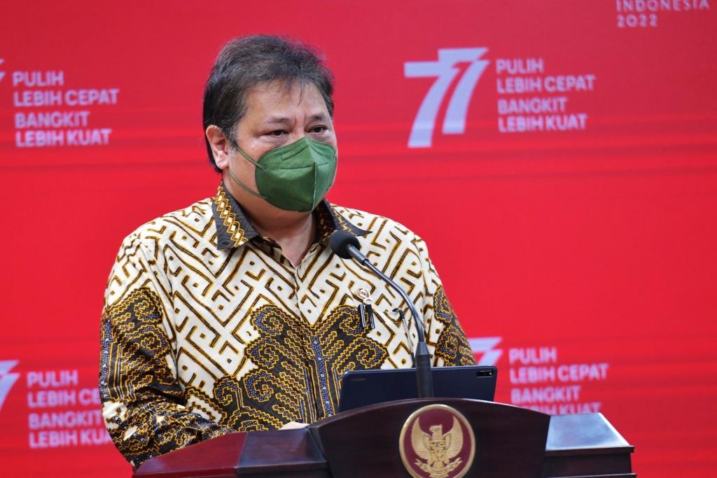 Menteri Koordinator Bidang Perekonomian Airlangga Hartarto dalam keterangannya di Kantor Presiden, Jakarta, Kamis (4/8),