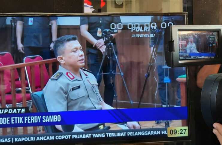Caption Foto : Irjen Pol. Ferdy Sambo menjalani sidang Komisi Etik Profesi Polri di Mabes Polri, Jakarta, Kamis (25/8/2022).
