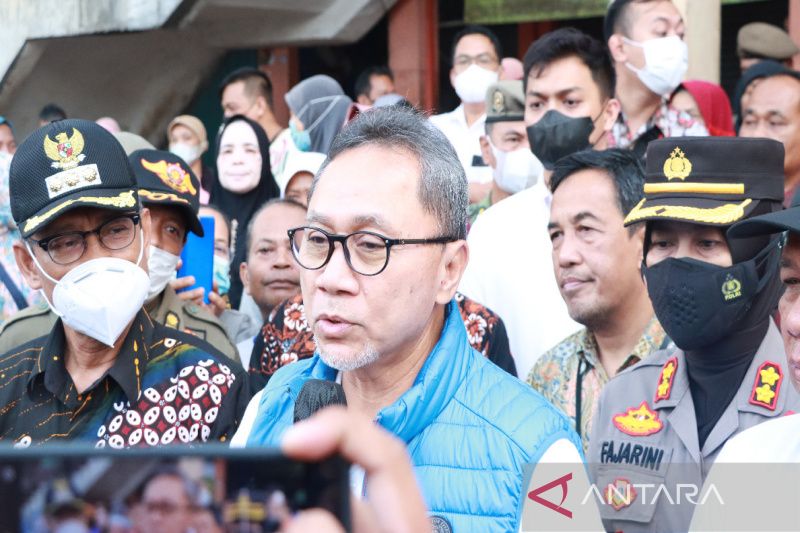 Caption Foto :  Menteri Perdagangan Zulkifli Hasan di Kulon Progo, Kamis (11/8).