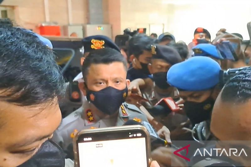 Caption Foto :  Inspektur Jenderal Polisi Ferdy Sambo tiba di Gedung Bareskrim Kepolisian Indonesia, Jakarta, Kamis (4/8/2022).