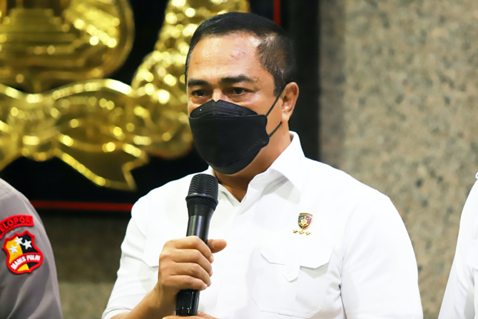 Caption: Kabareskrim Polri Komjen Pol Agus Andrianto mengatakan , Brigadir J sebelum ditembak ia sedang berada di taman kemudian dipanggil oleh Irjen Pol Ferdy Sambo untuk masuk ke rumah dinas.