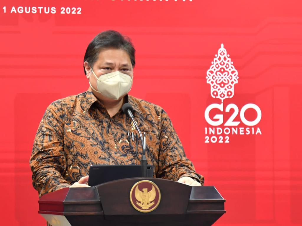 KETAHANAN PANGAN: Menteri Koordinator Bidang Perekonomian Airlangga Hartarto dalam Keterangan Pers usai Rapat Internal Terbatas terkait Peningkatan Produksi dan Ekspor Jagung di Istana Negara, Jakarta, Senin (1/8).