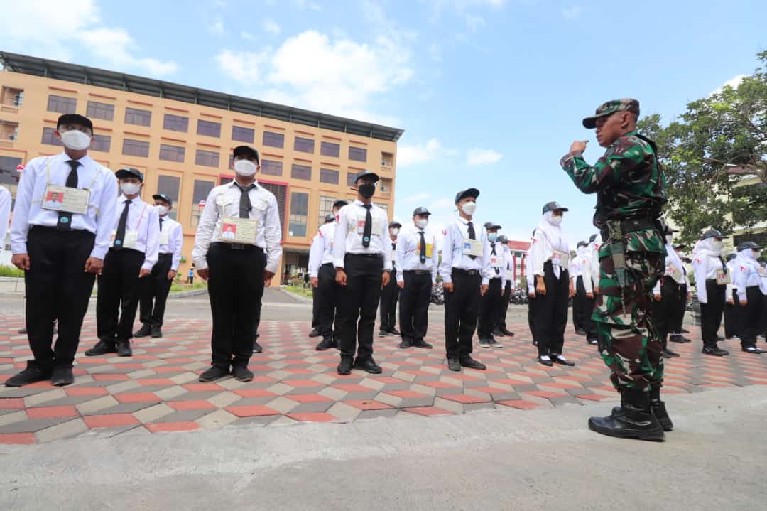 SERIUS: Para Camaba mengikuti kegiatan PKKMB dengan materi kebangsaan dan PBB bersama Tim Secaba.