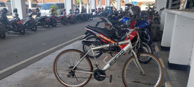 BELUM MAKSIMAL: Imbauan agar ASN dan para pegawai Pemkab Jember menggunakan sepeda setiap hari Selasa terlihat belum massif dilaksanakan, kemarin.