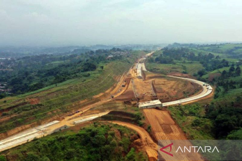 Caption Foto : Pembangunan Jalan Tol Ciawi-Sukabumi oleh Kementerian PUPR.
