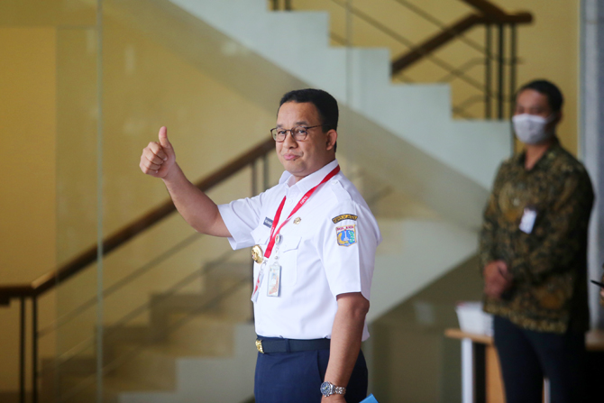 Caption: Anies Baswedan, Gubernur DKI Jakarta  saat hendak menjalani pemeriksaan di Gedung Merah Putih KPK, Jakarta, Rabu (7/9/2022), ia berada di kantor KPK selama sekitar 11 jam.