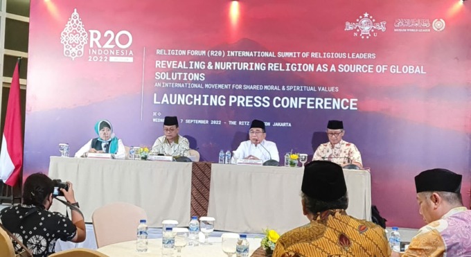 FORUM DUNIA: Ketua PBNU KH Cholil Yahya Staquf, bersama jajaran, menggelar pers rilis kegiatan forum R20 di Nusa Dua, Bali, awal November mendatang.